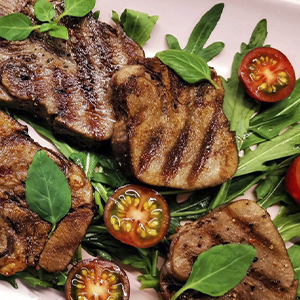 Жареный говяжий язык с немецким салатом