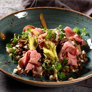 Салат с ростбифом