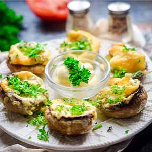 Запеченные шампиньоны под сырной корочкой