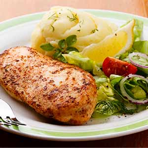 Стейк из куриной грудки с картофельным муслином