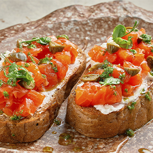 Брускетты с сёмгой