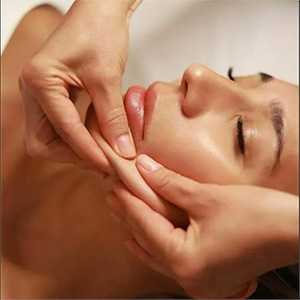 Пластический массаж лица