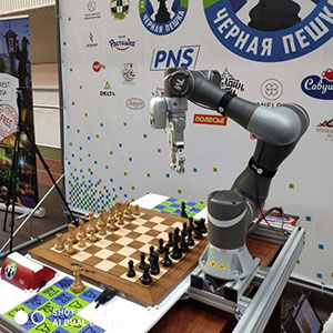 Коллаборативный робот шахматист SIA