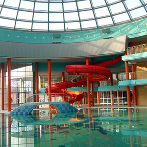 Главный бассейн аквапарка