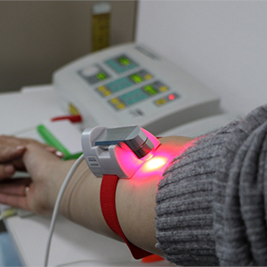 Надвенное лазерное облучение