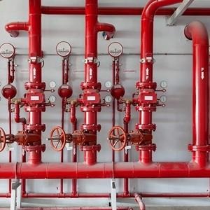 Монтаж систем внутреннего противопожарного водопровода