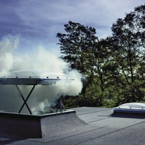 Монтаж систем противодымной защиты зданий