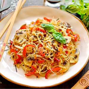 Фунчоза с овощами и грибами