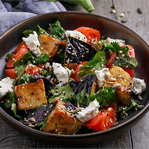 Салат с баклажаном и «Кремчиз»