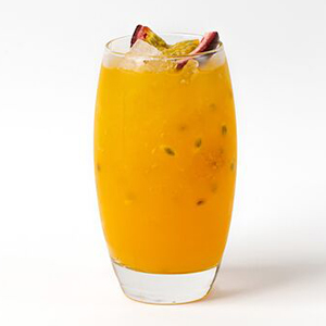 Лимонад с пюре манго и маракуйя