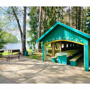 Просторная беседка