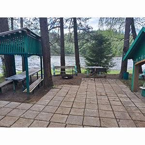 Мангал и место для приготовления ухи