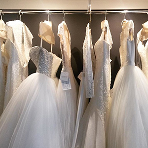 Аквачистка свадебных платьев