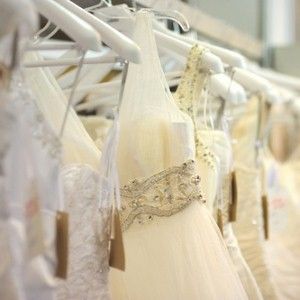 Аквачистка свадебных платьев
