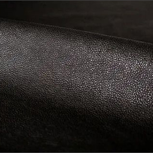 Кожа эластичная с худ. тиснением черная  «Флотер-плюс»