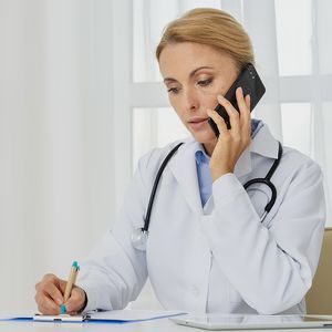 Консультации по телефону с врачом