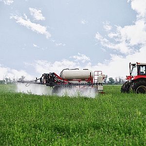 Внесение в почву минеральных удобрений