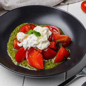 Страчателла с томатами и фисташковым соусом 