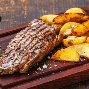 Стриплойн с запеченным картофелем 