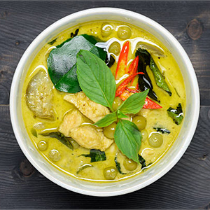 Зеленый карри с курицей 