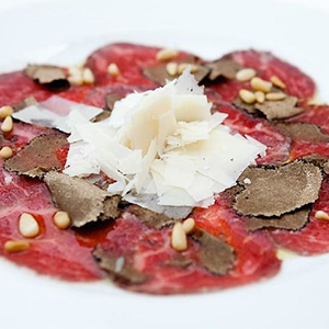 Карпаччо с трюфельным айоли