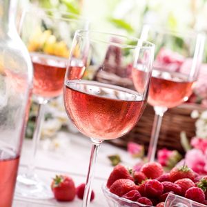 Фруктово-ягодные натуральные столовые вина