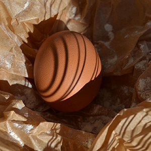 Яйцо диетическое с оранжевым желтком, цветное