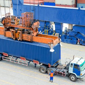Запчасти для средств портовой и контейнерной обработки