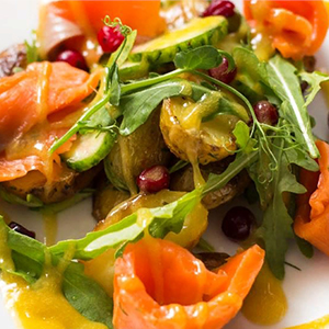 Салат со слабосоленым лососем